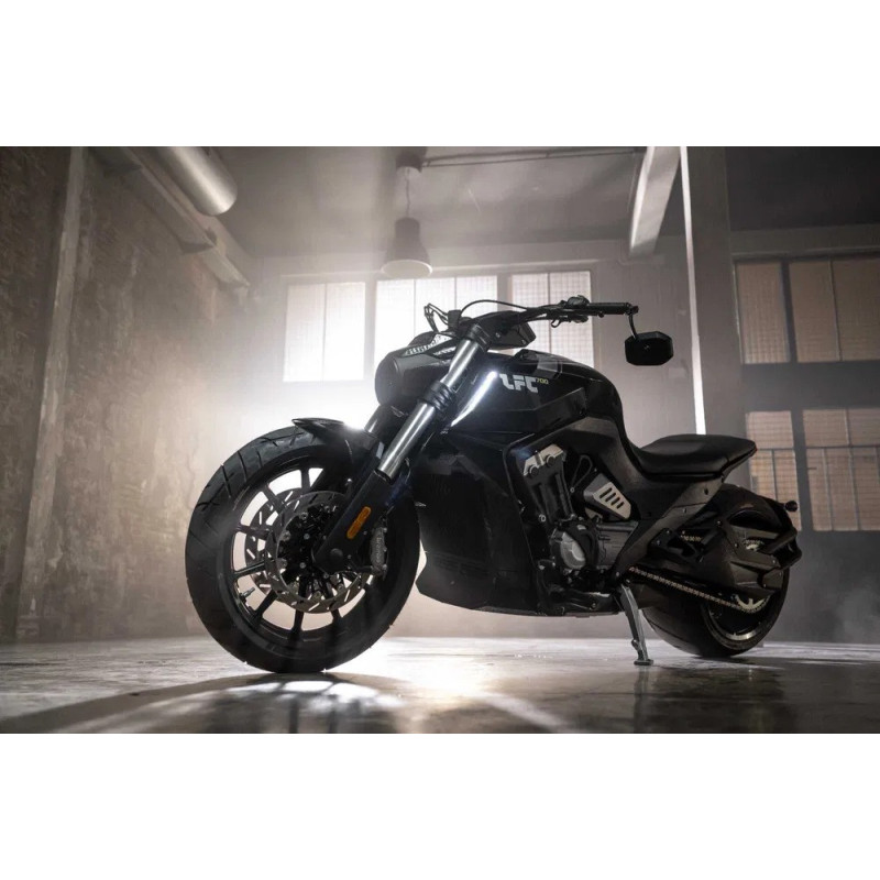 Motocicleta Benda LFC 700 - Negru Motocicleta Benda LFC 700 - Negru